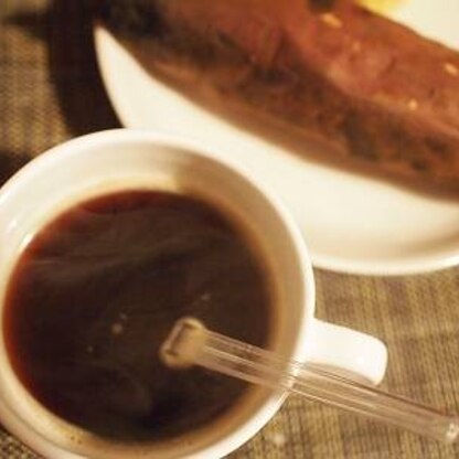 紅茶は香っていませんが焼き芋の香りがプゥ～ン♪まさに冬ならでは☆違うか？！　芋とコーヒーの組み合わせも好き
